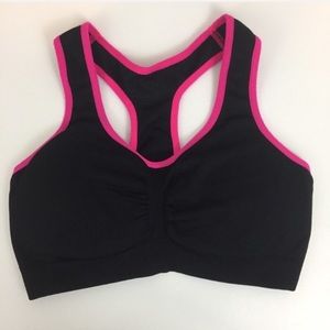 ✨ MAKE OFFER ✨

{LIVE LOVE DREAM} PADDED SPORTS BRA